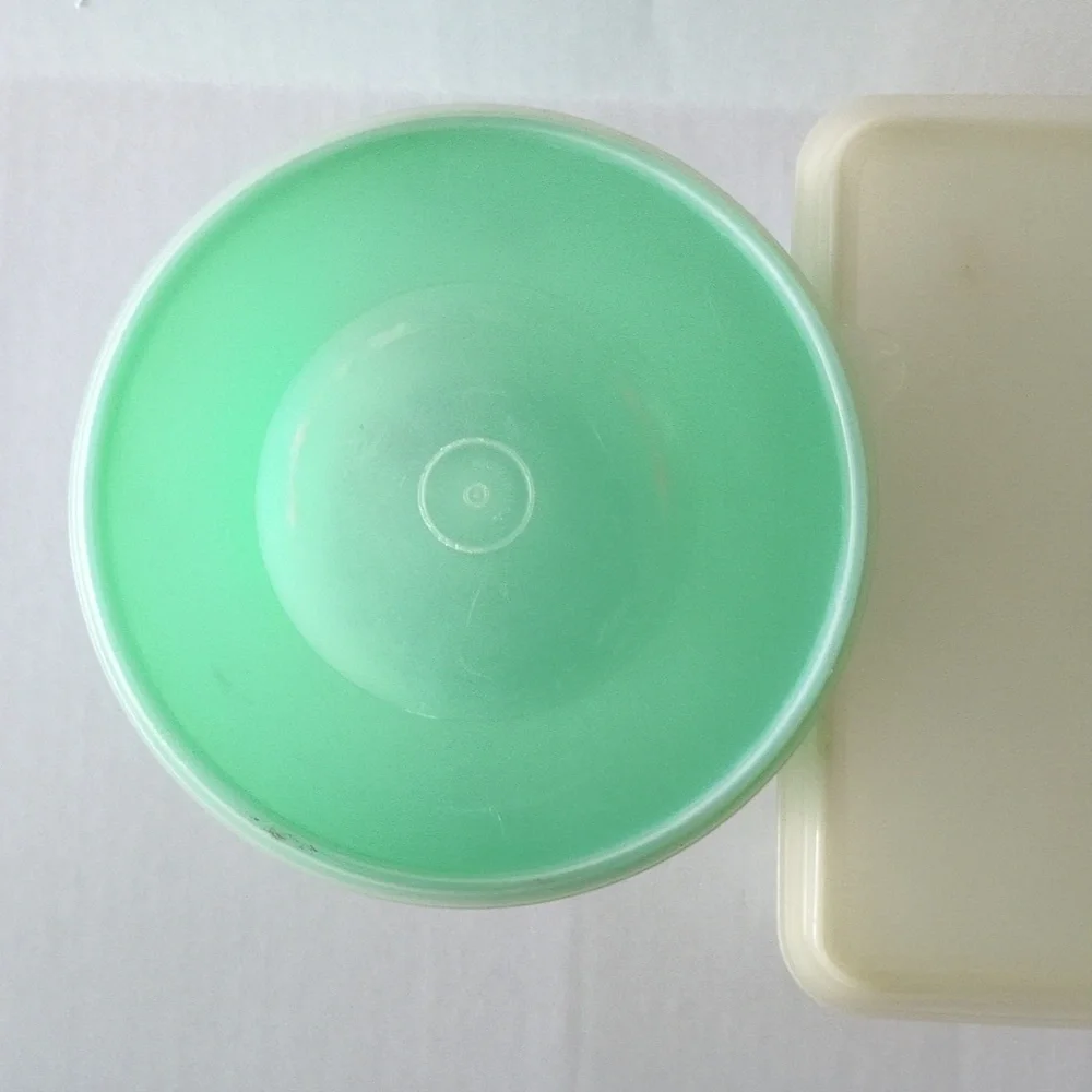 That's a Bowl Tupperware and square Tupperware storage container.